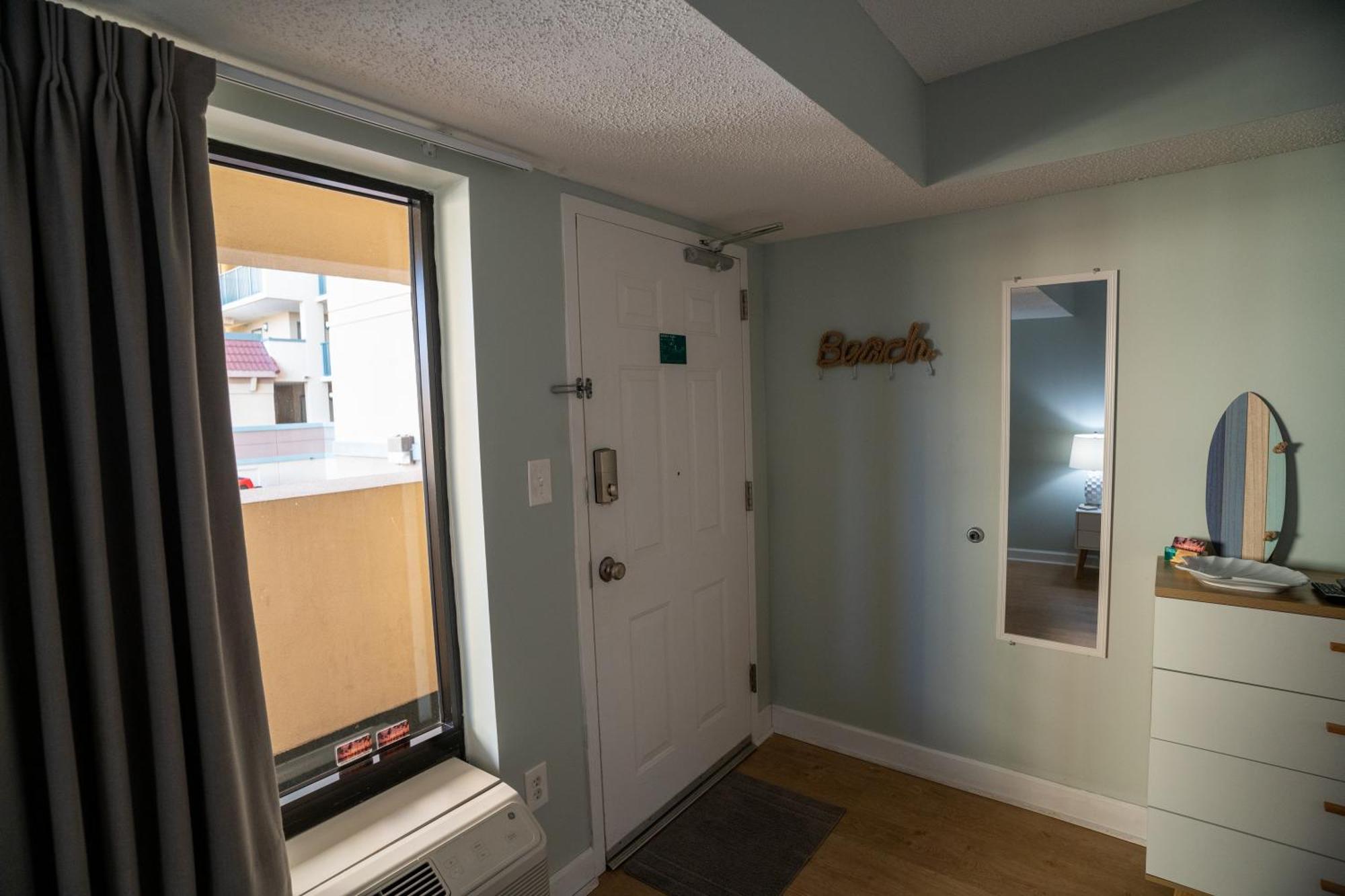 Apartment Oceanview With Pool, Hot Tub, Balcony, Right On The