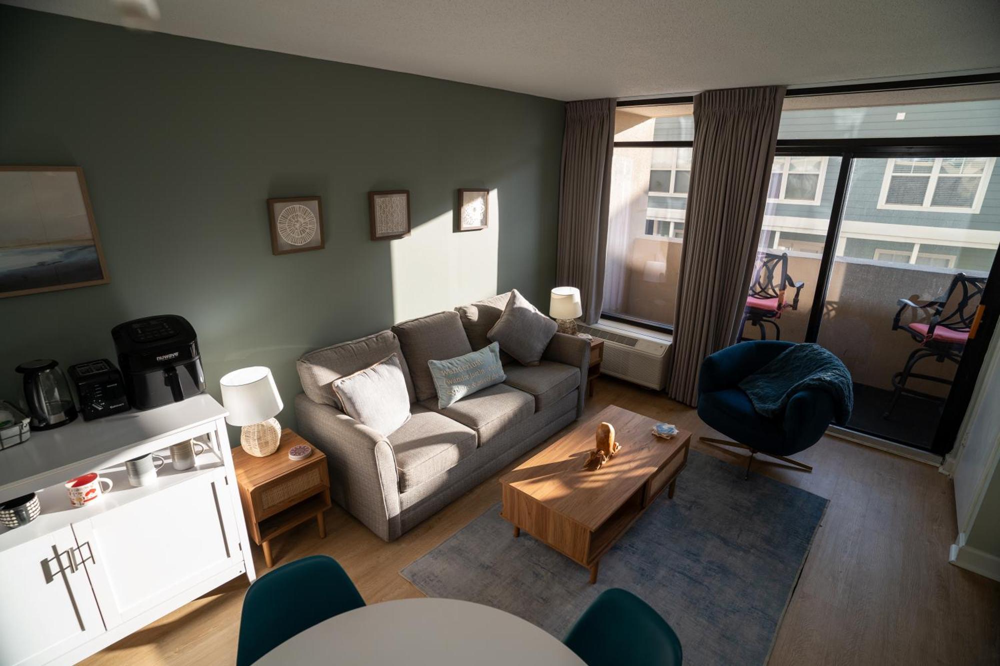 Oceanview With Pool, Hot Tub, Balcony, Right On The